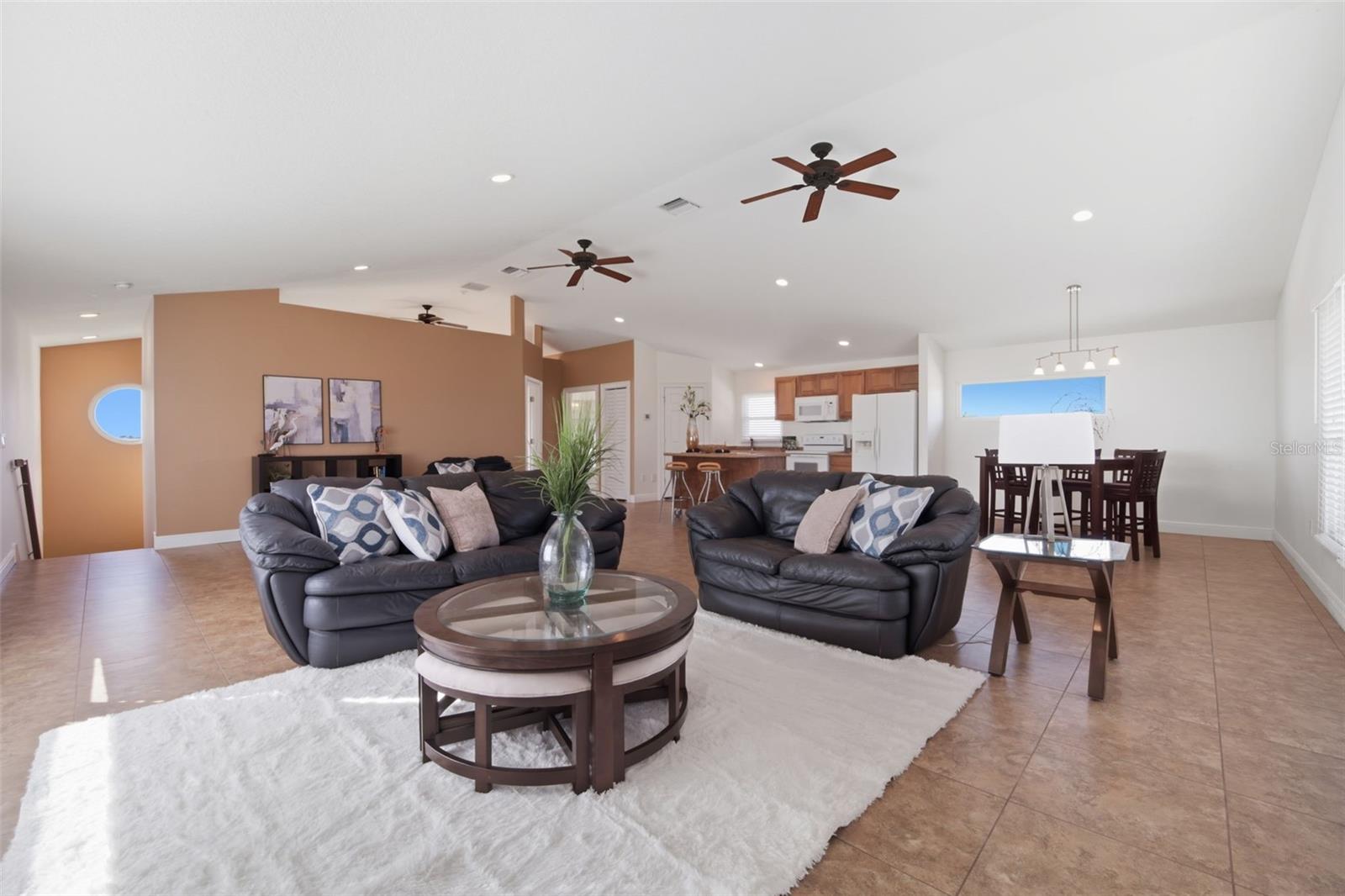 TB8429656 Property Photo