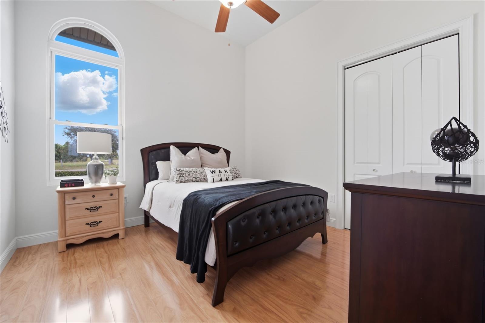 TB8429656 Property Photo