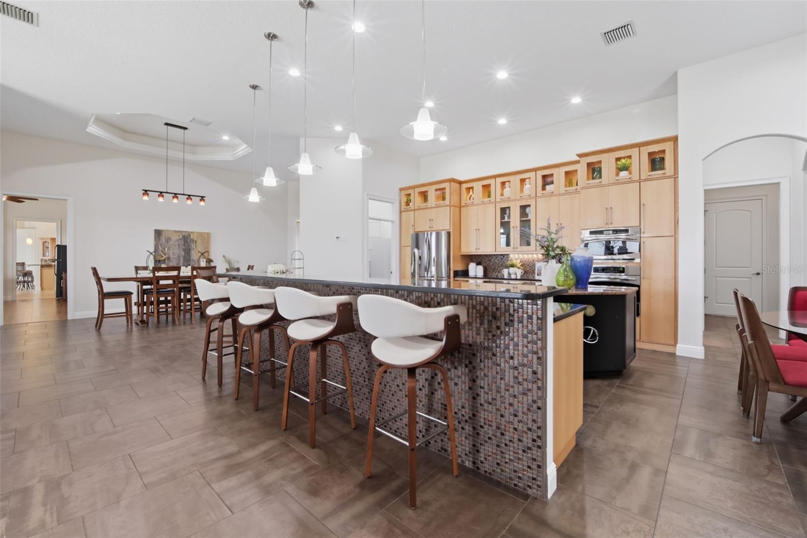 TB8429656 Property Photo