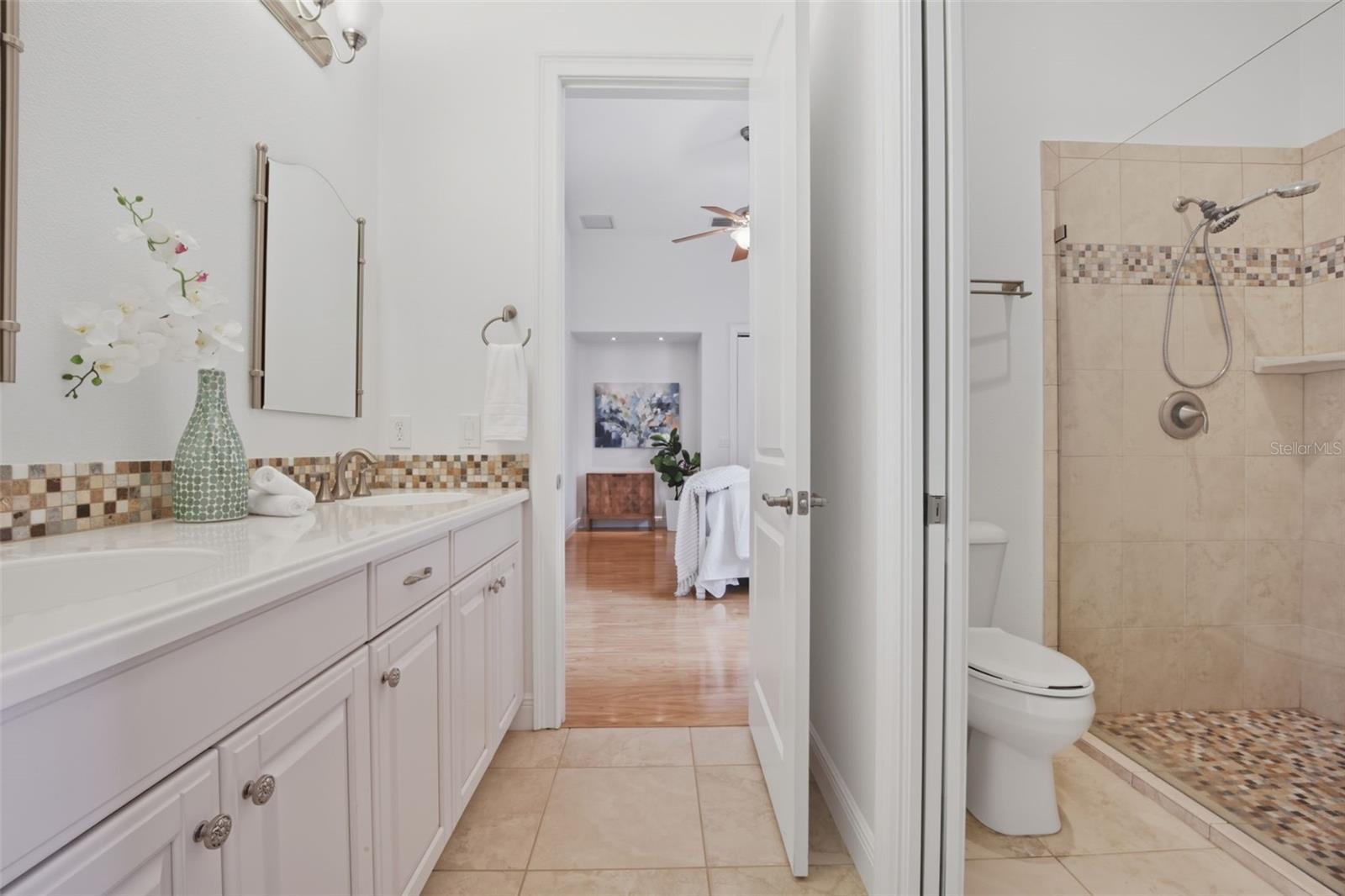 TB8429656 Property Photo