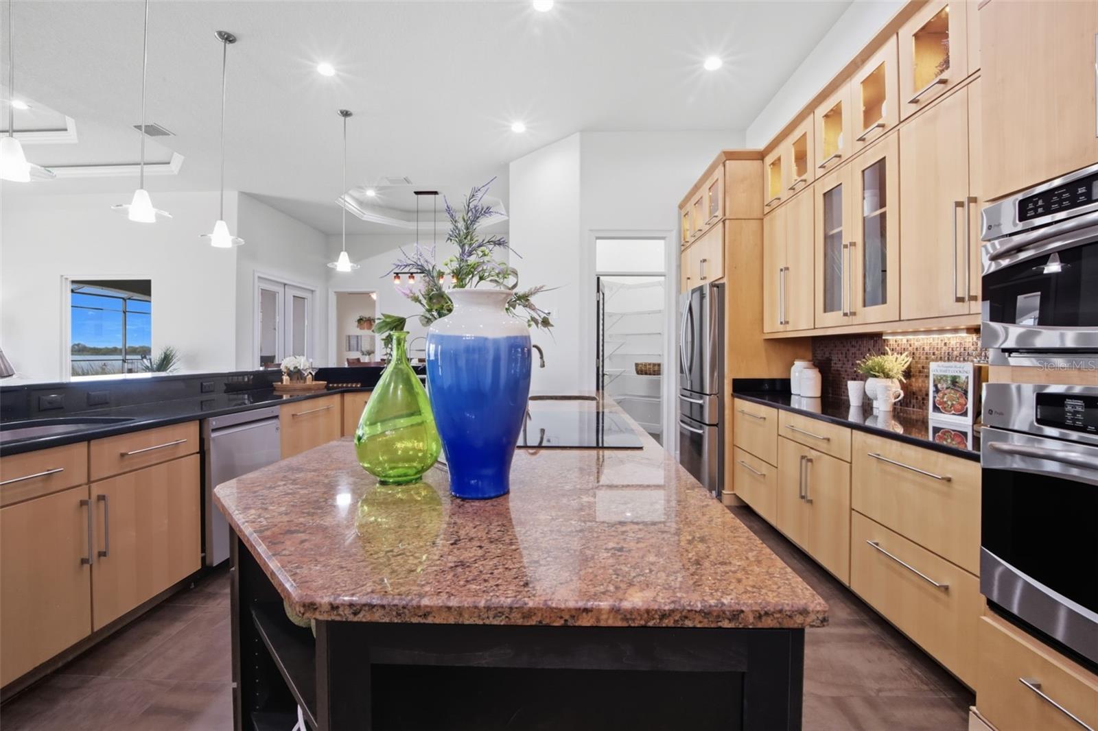 TB8429656 Property Photo