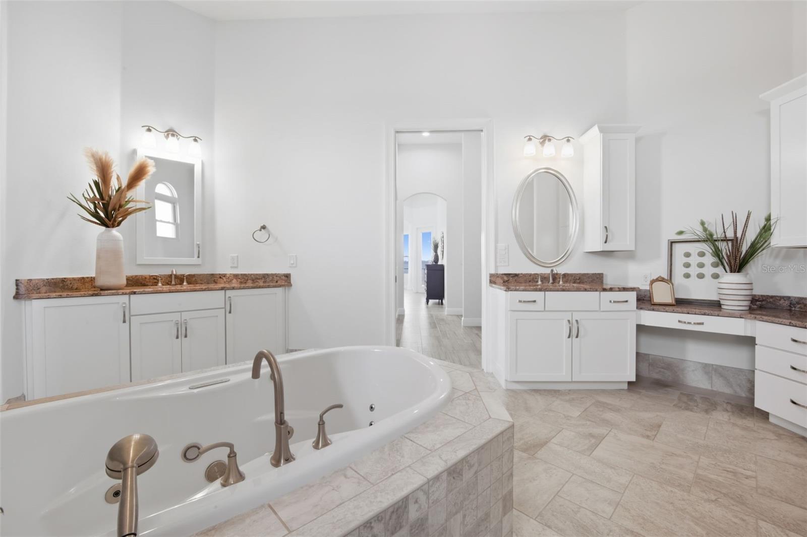 TB8429656 Property Photo