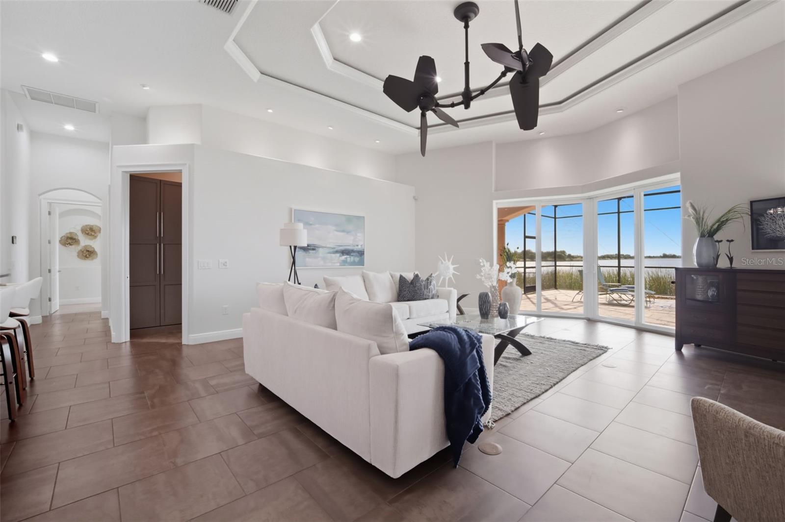 TB8429656 Property Photo