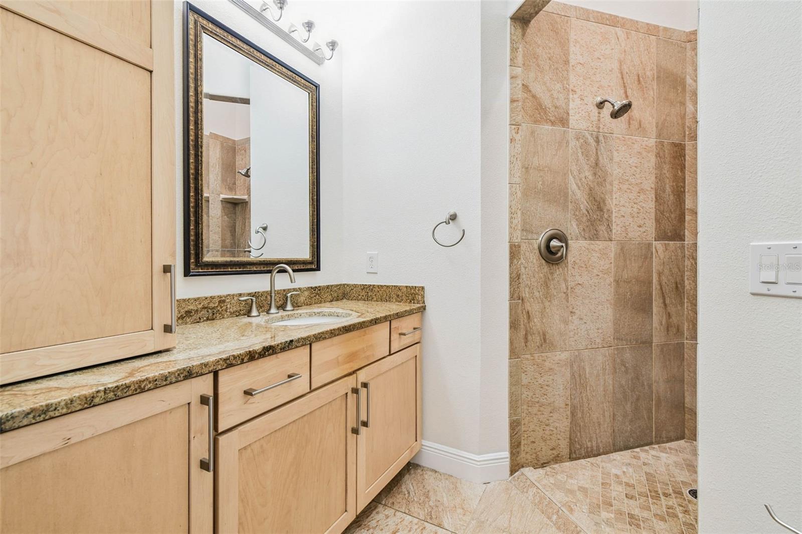 TB8429656 Property Photo