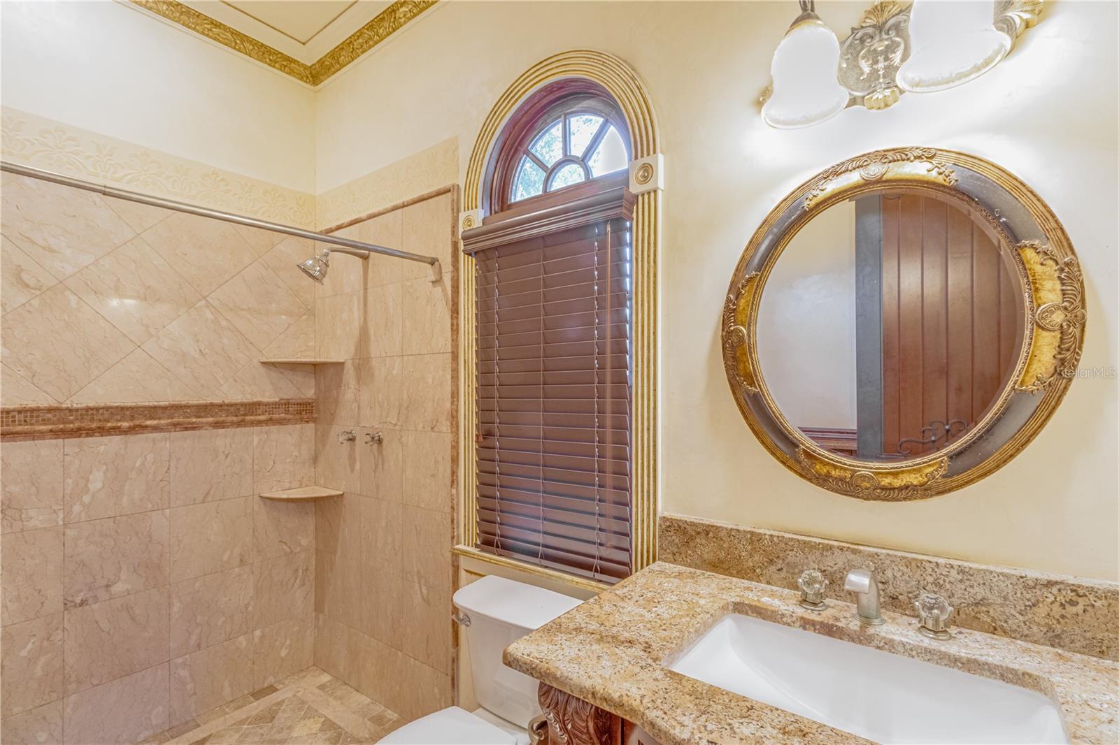 TB8429681 Property Photo