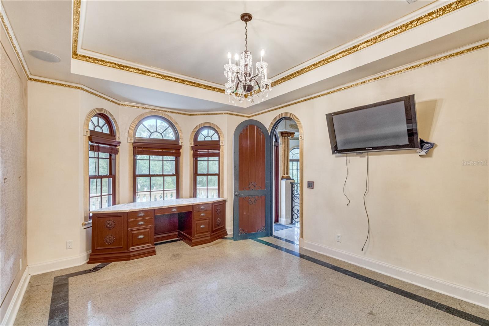 TB8429681 Property Photo