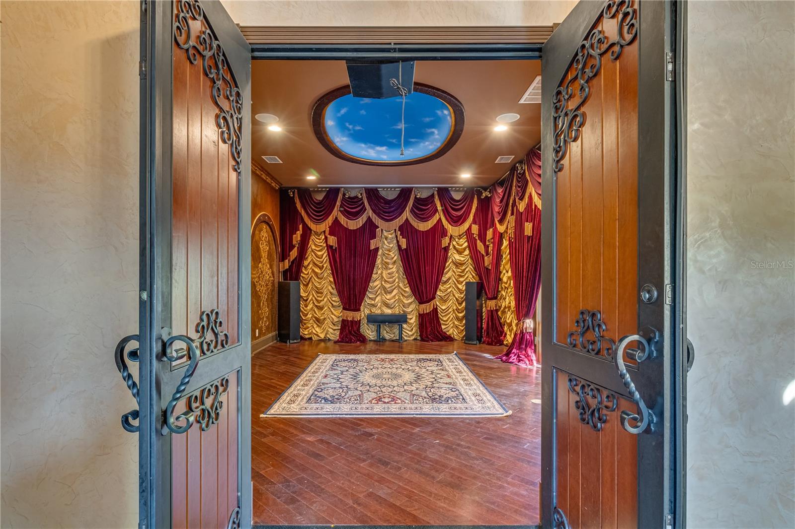 TB8429681 Property Photo