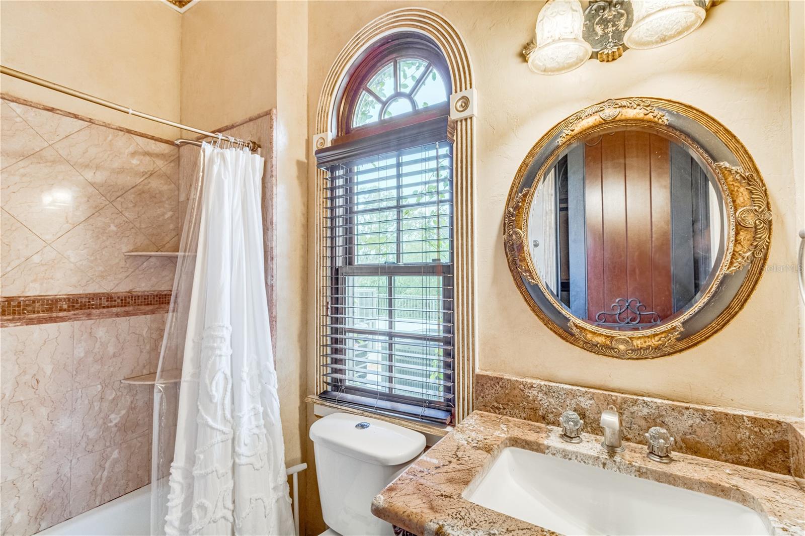 TB8429681 Property Photo