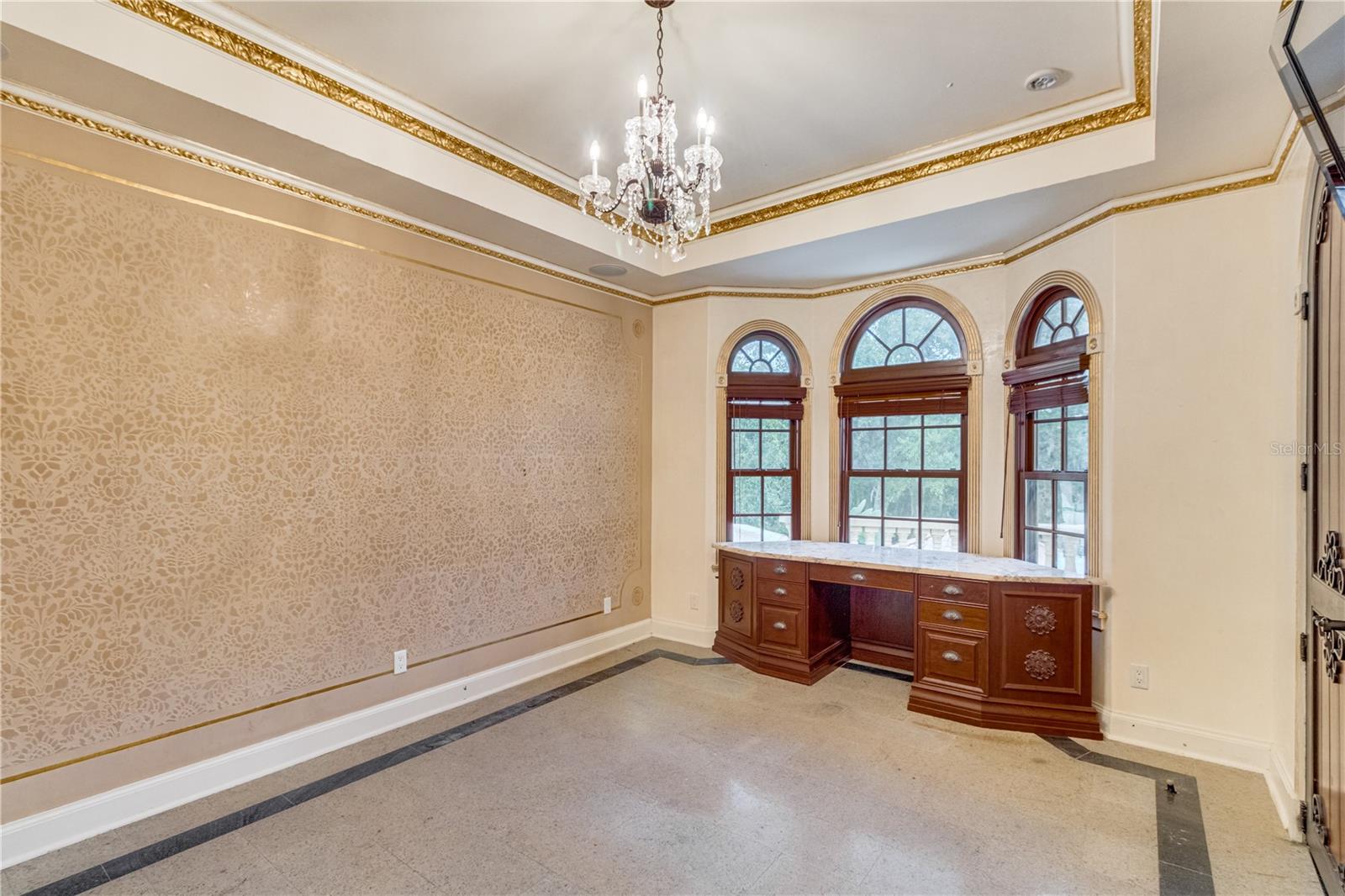 TB8429681 Property Photo