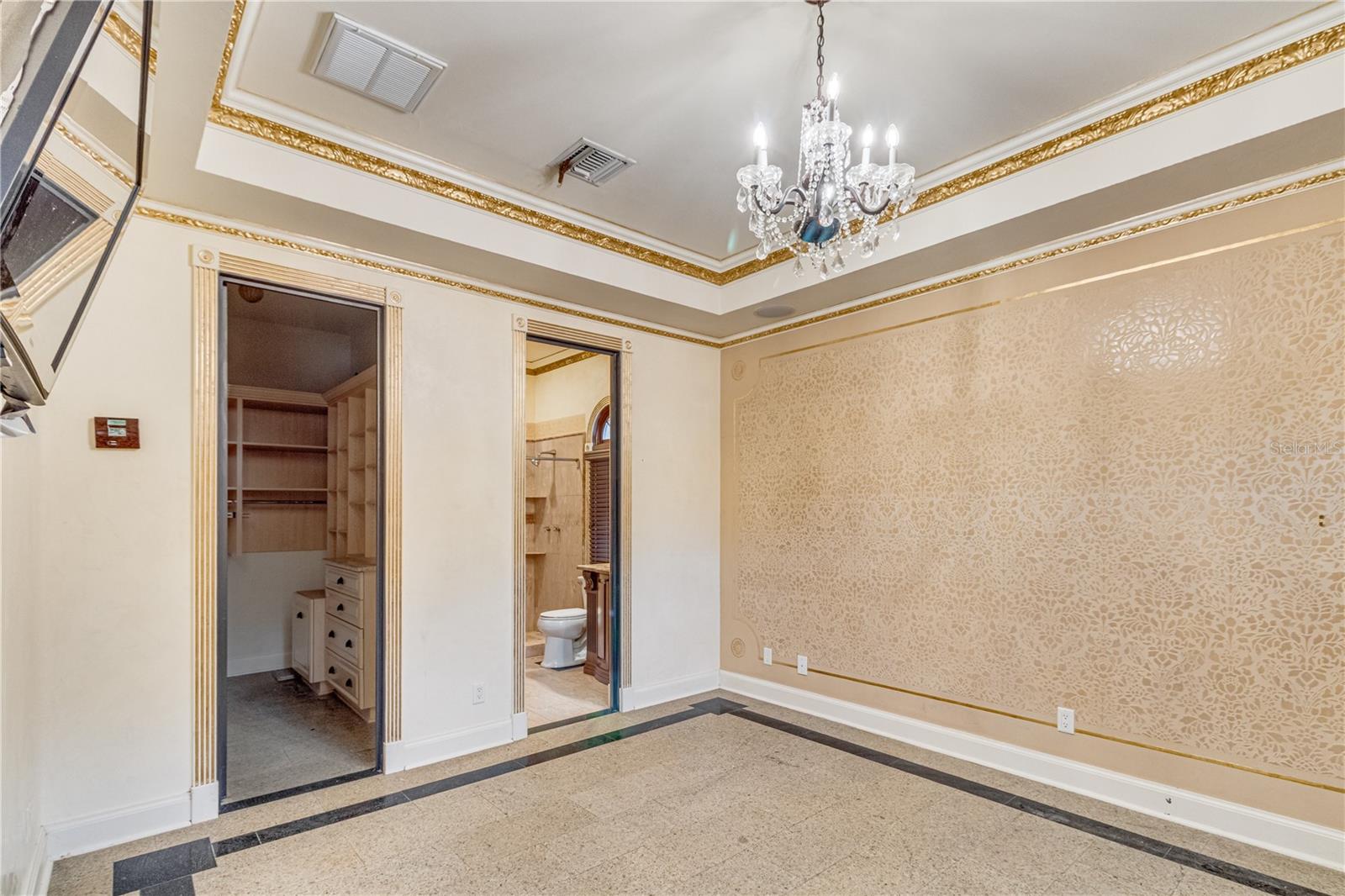 TB8429681 Property Photo