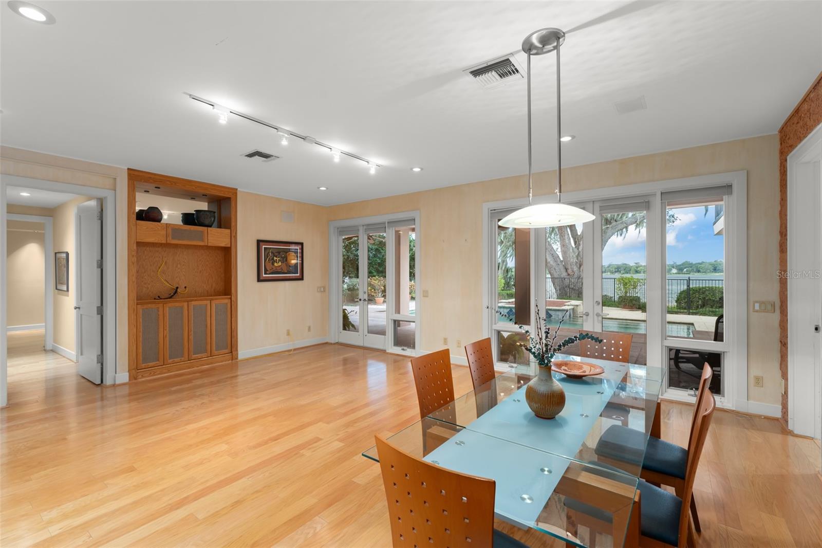 O6346003 Property Photo