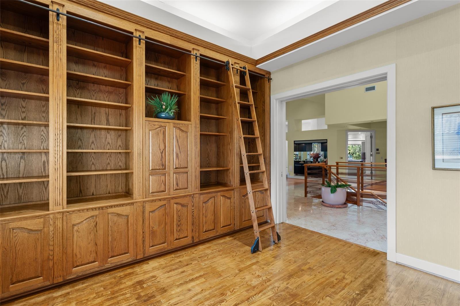 O6346003 Property Photo