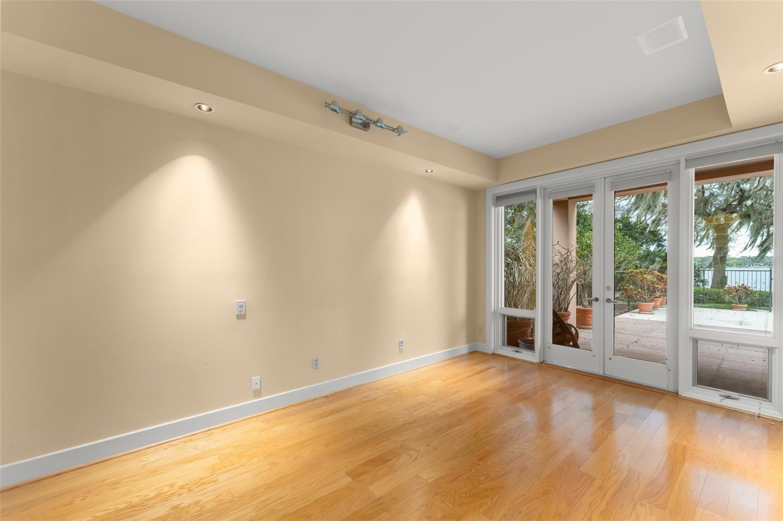 O6346003 Property Photo