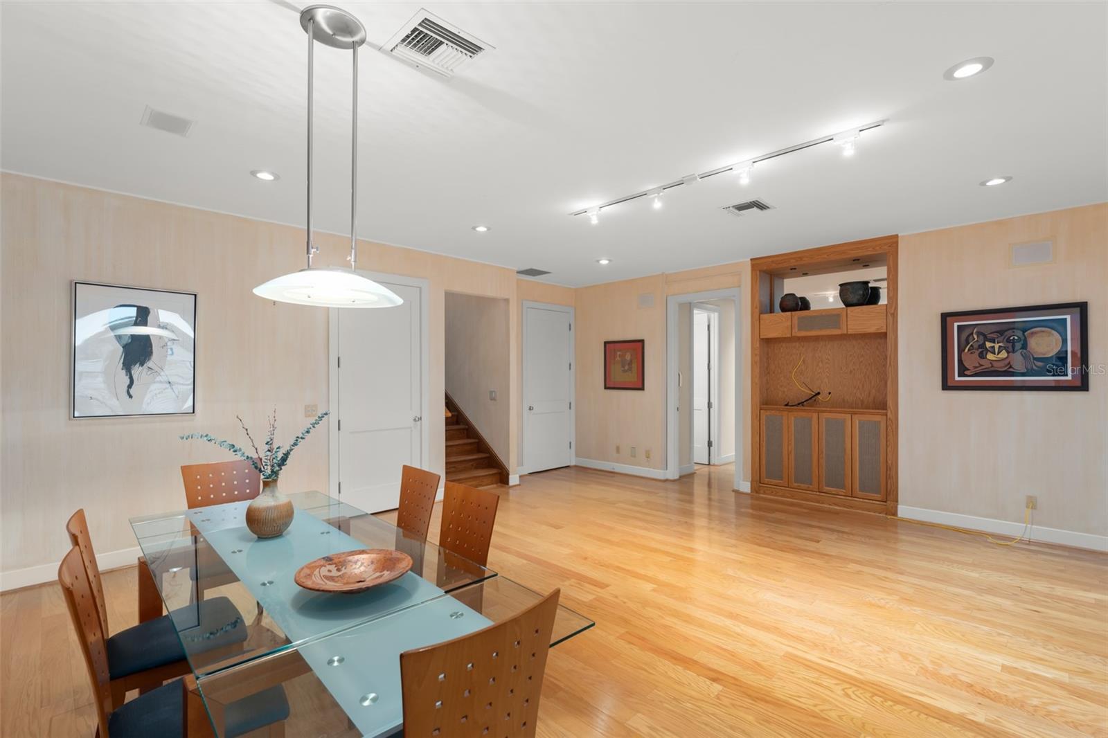 O6346003 Property Photo