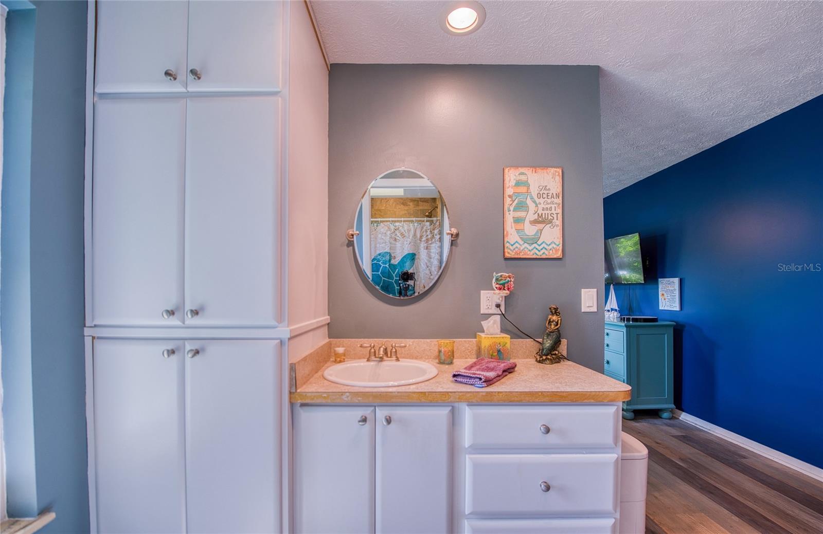 6861 4TH ST S, ST PETERSBURG, FL, 33705