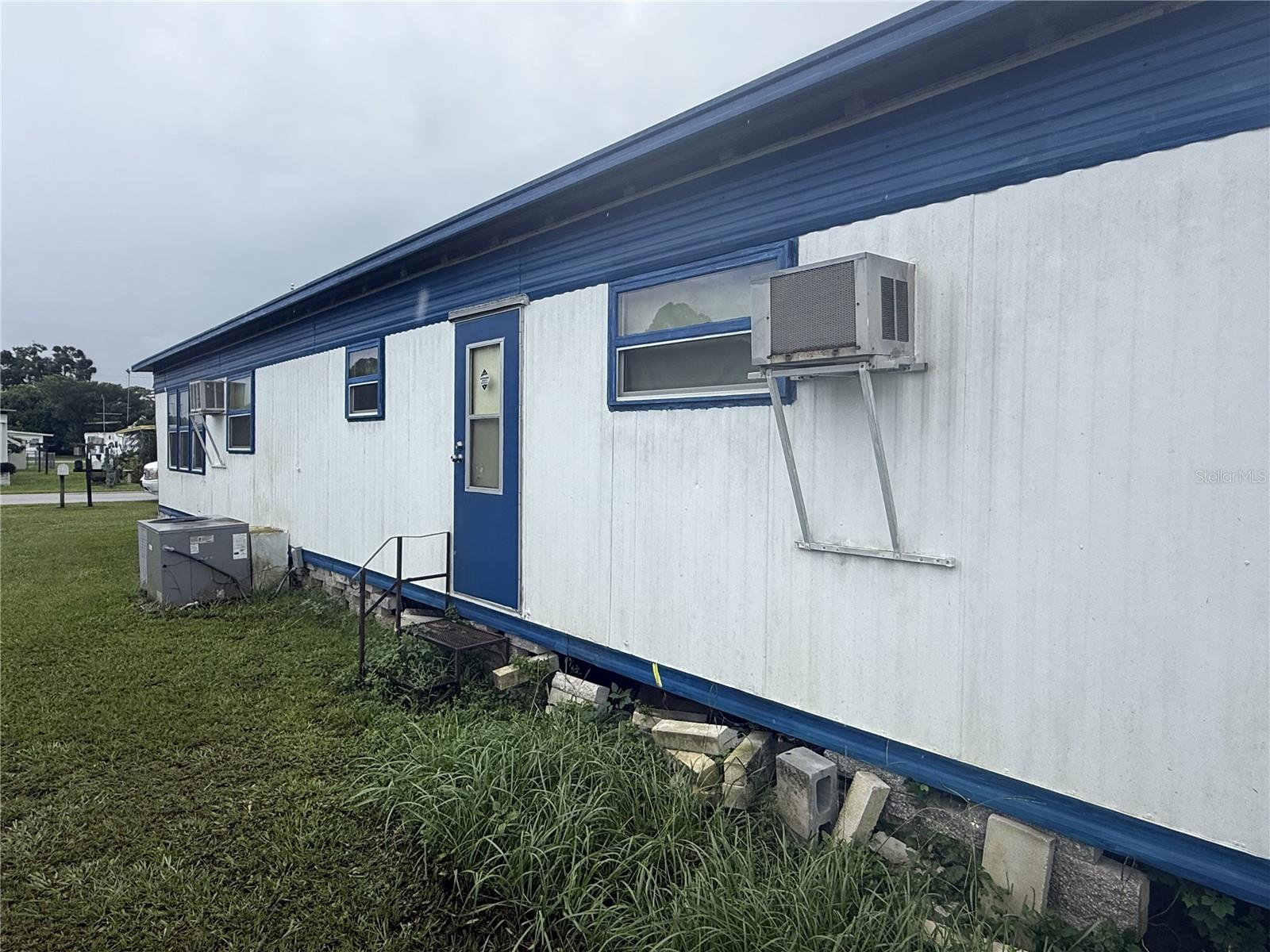 TB8429797 Property Photo