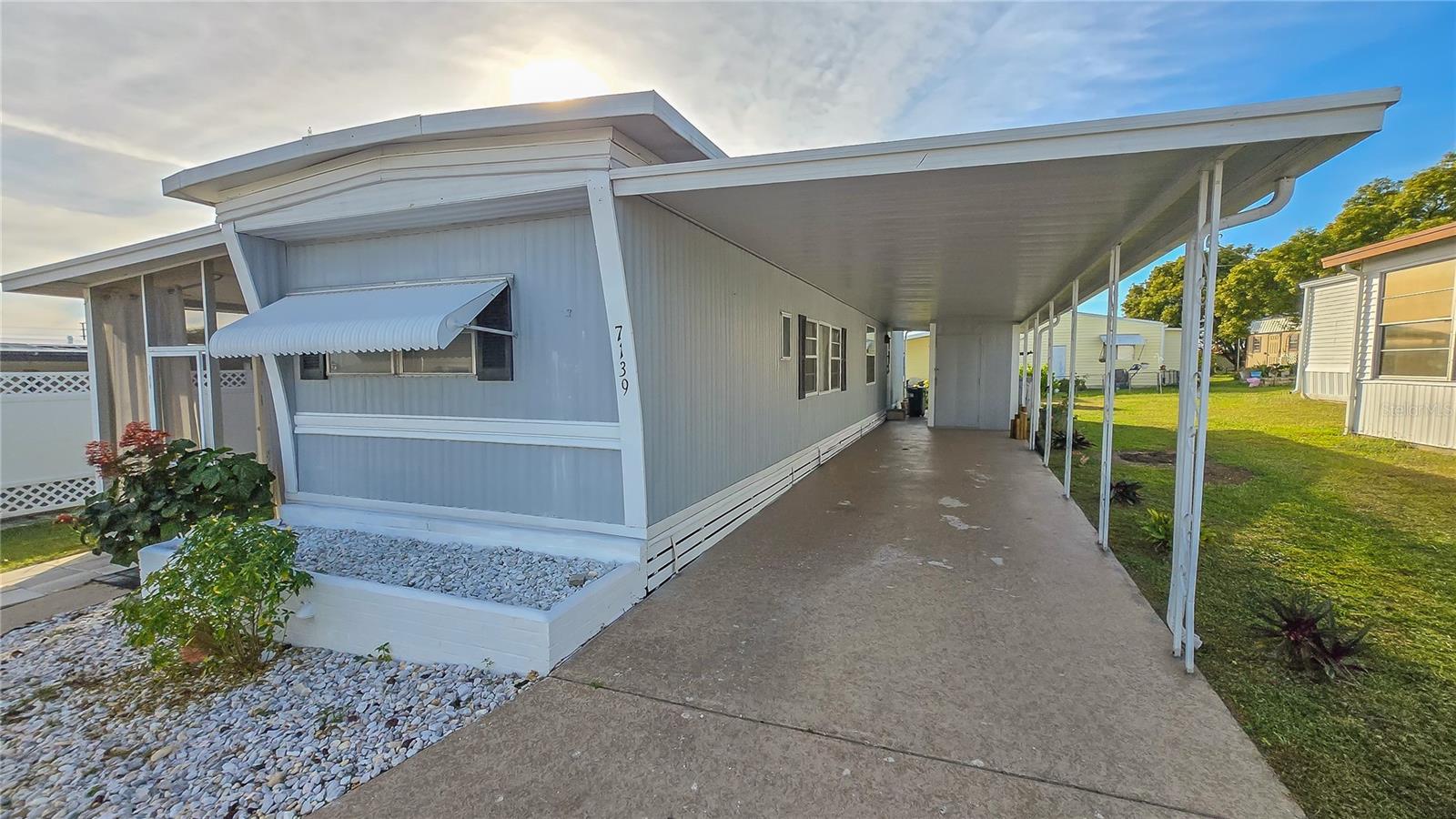 TB8429820 Property Photo