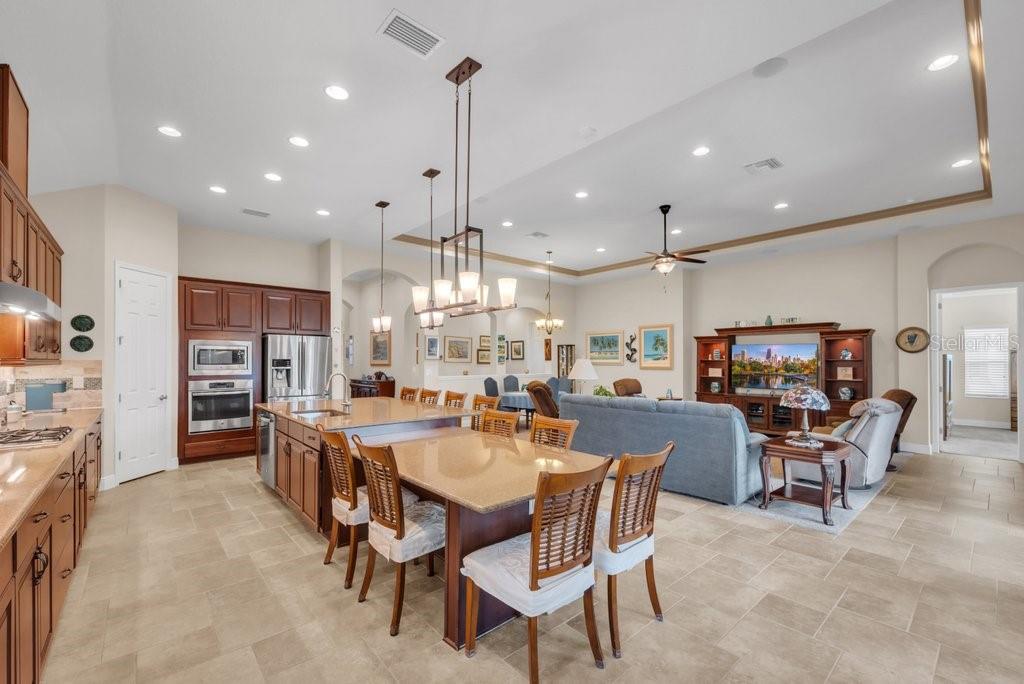 5928 SHELL RIDGE DR, LITHIA, FL, 33547