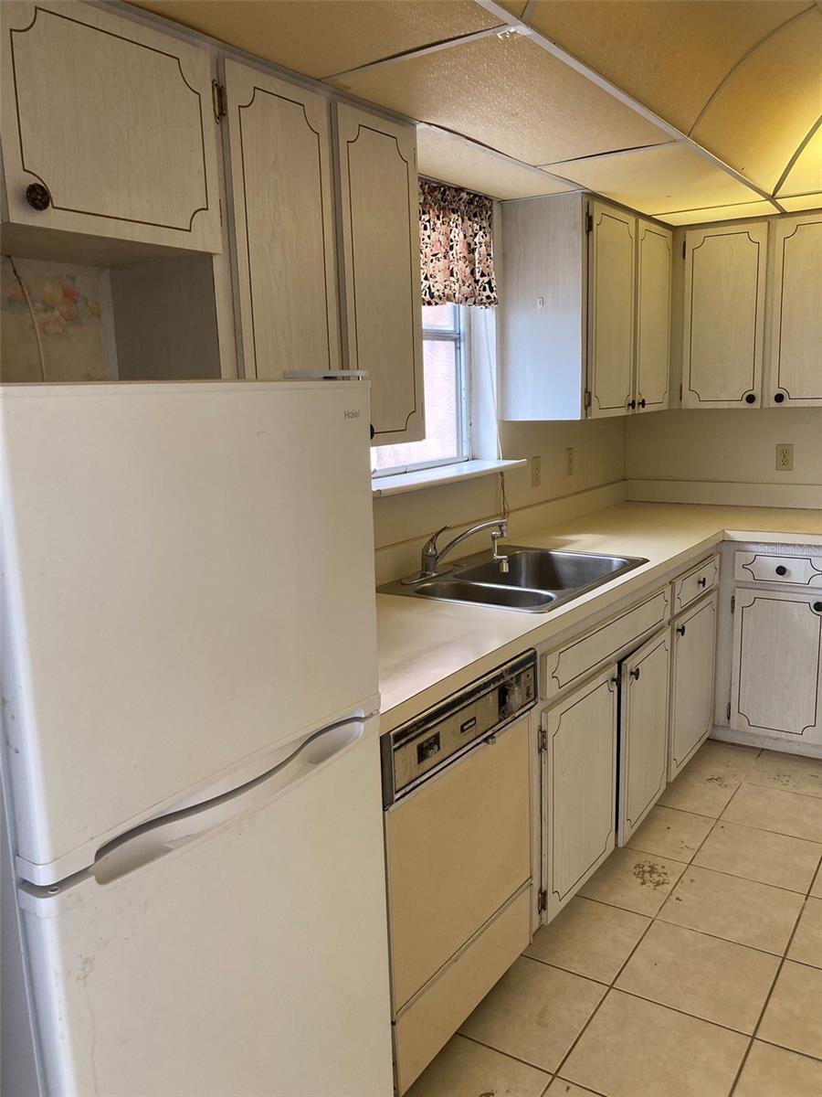 TB8429937 Property Photo