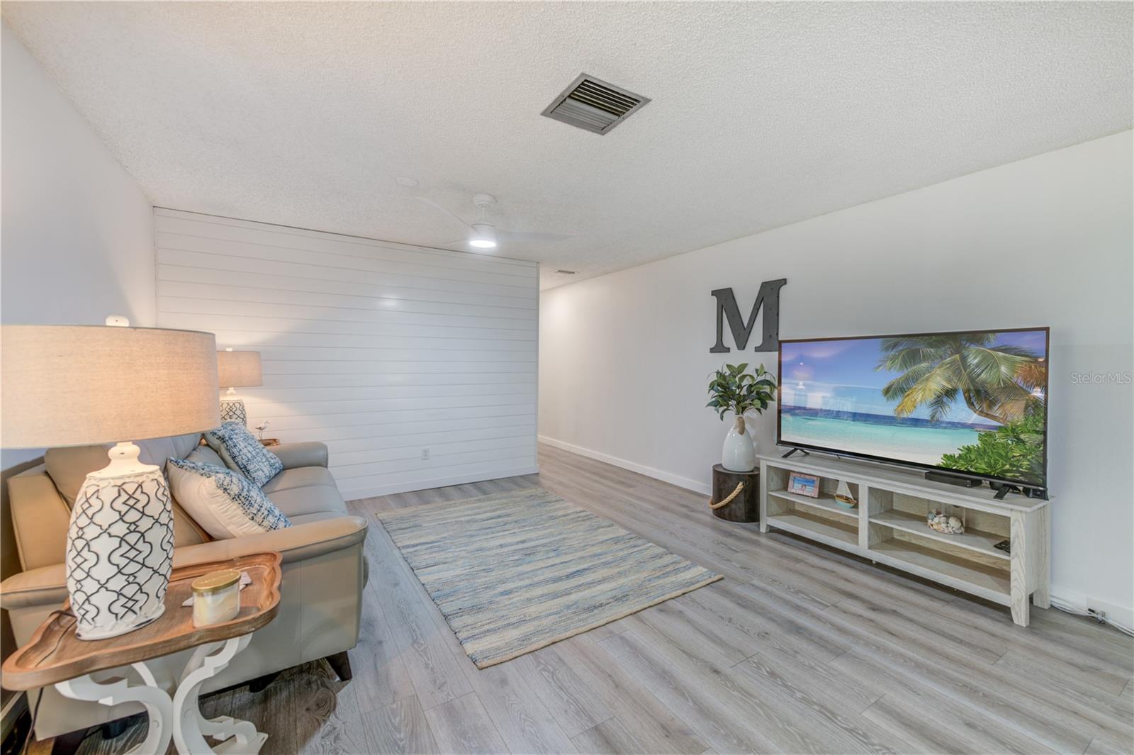 LARGE BUT COZY LIVING AREA