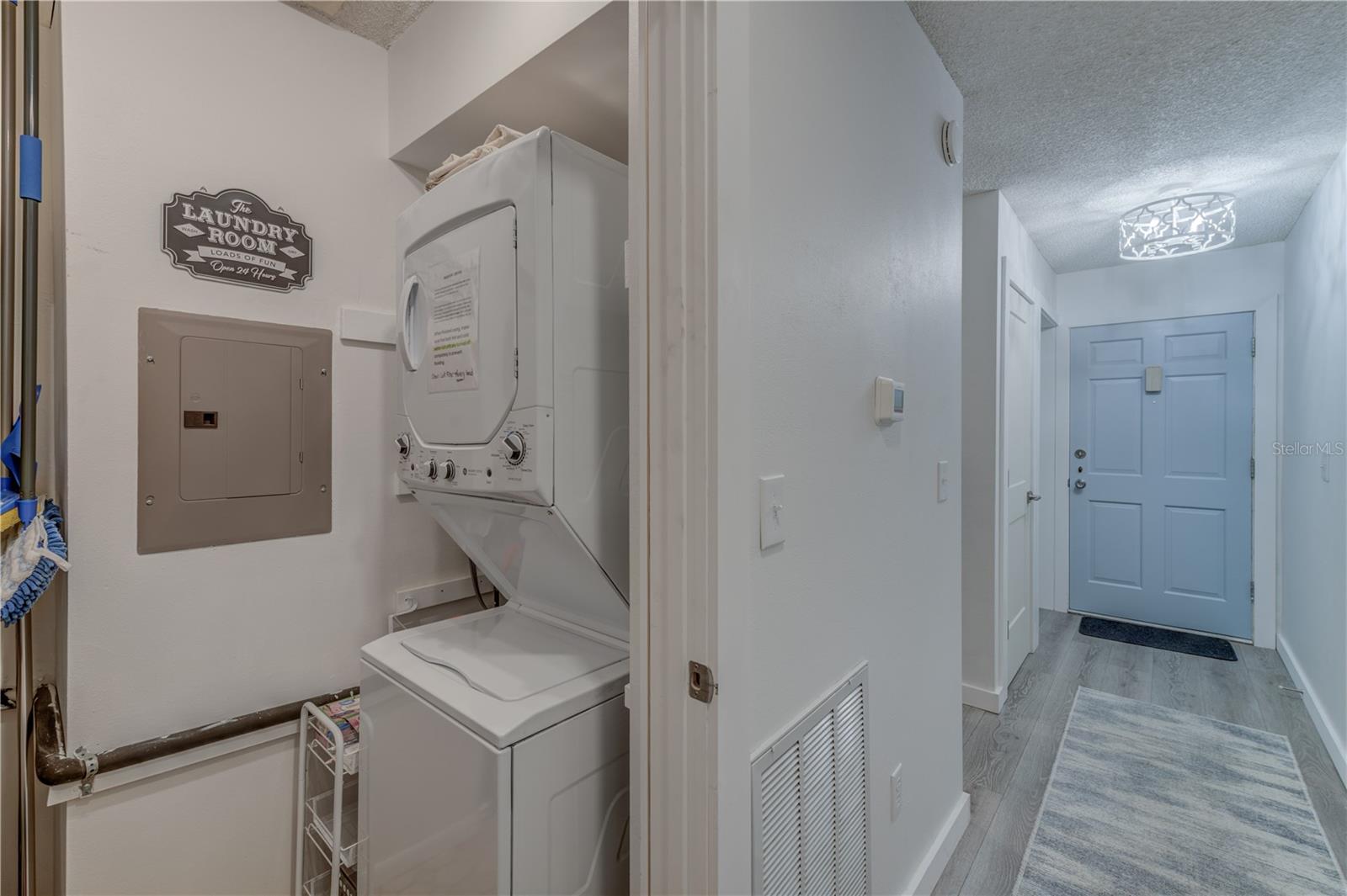 INDOOR LAUNDRY ROOM