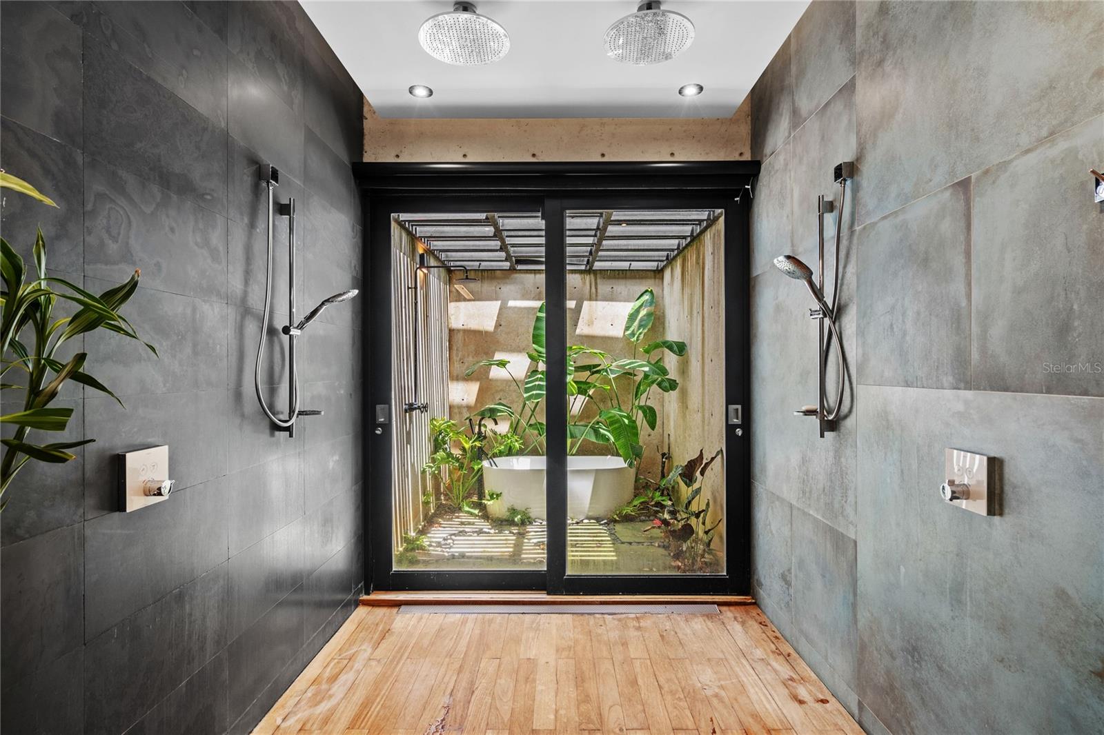 PR9116202 Property Photo