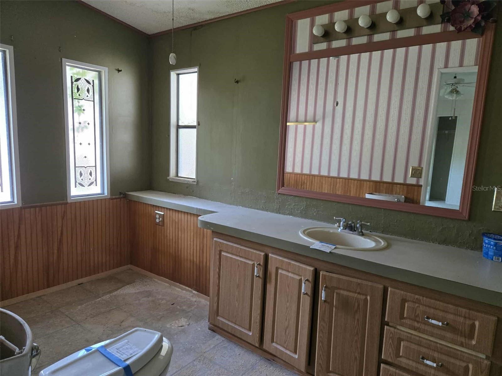 OM710018 Property Photo