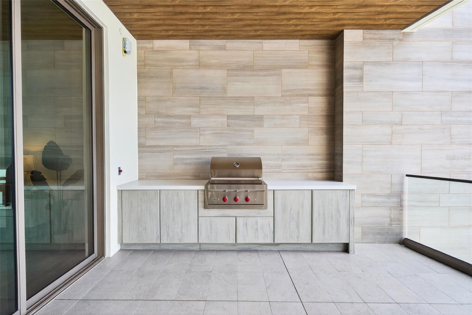 A4665800 Property Photo