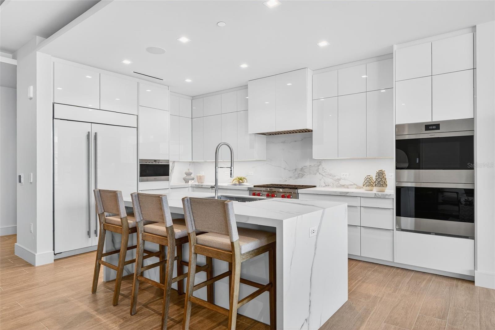 A4665800 Property Photo