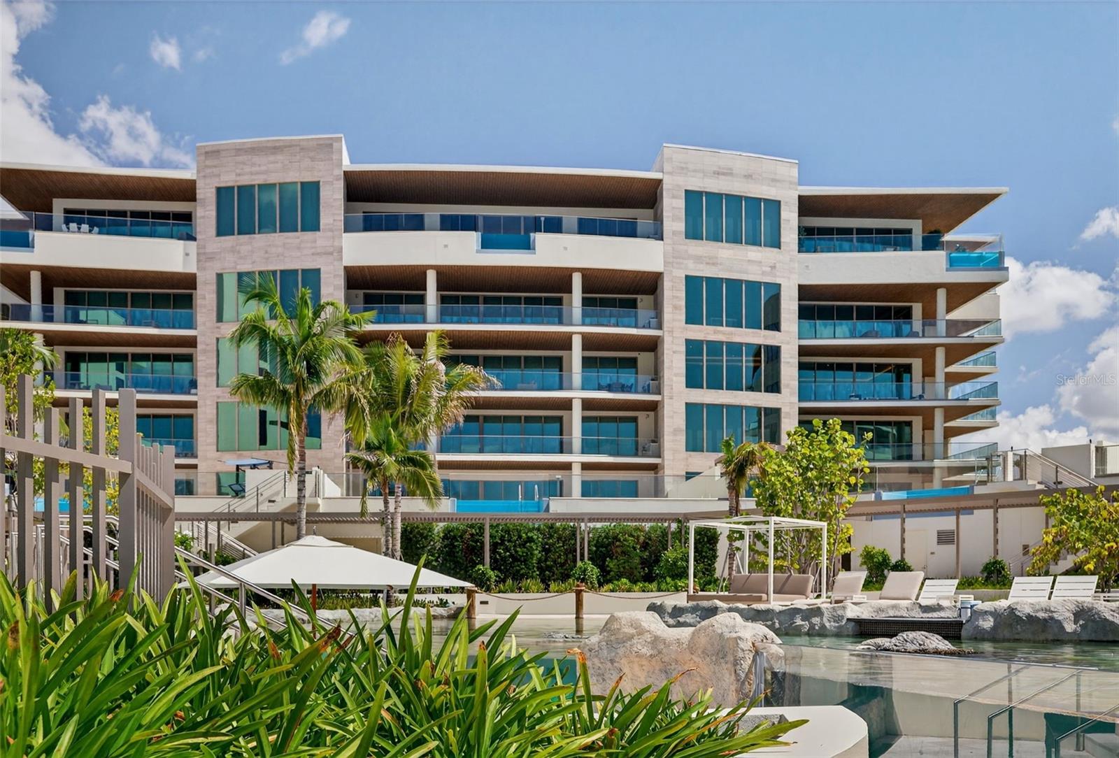 A4665800 Property Photo