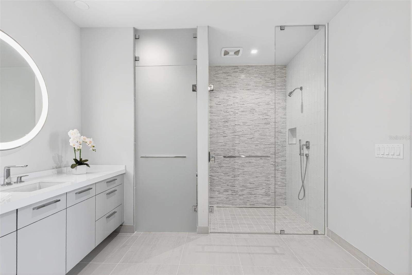 A4665800 Property Photo