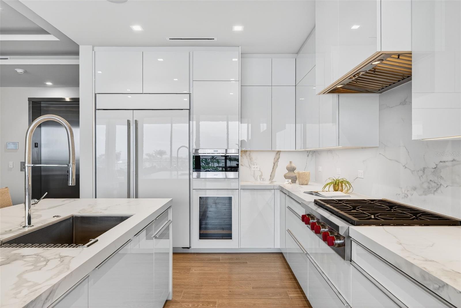 A4665800 Property Photo