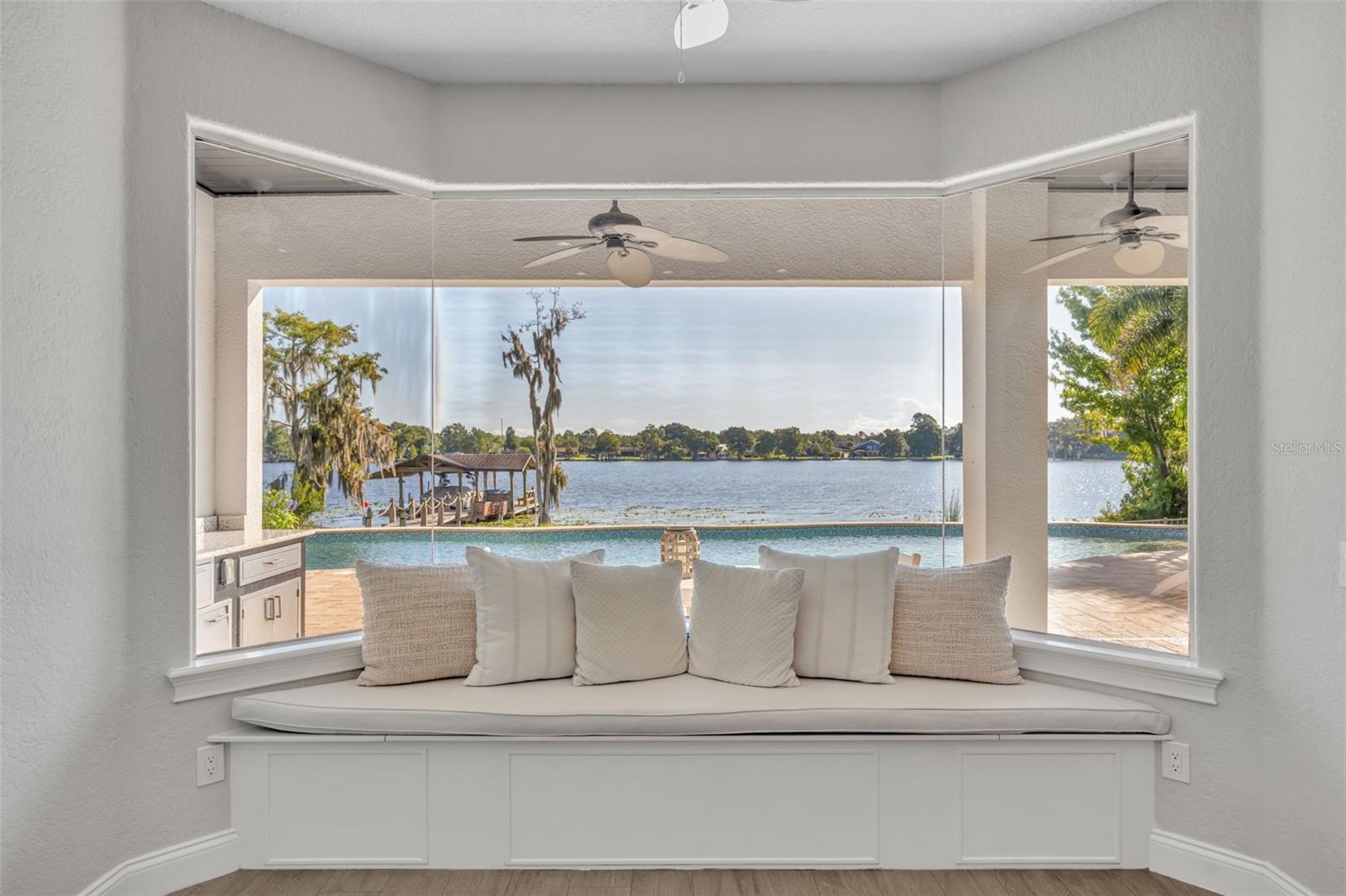 656 LONG LAKE DR, OVIEDO, FL, 32765