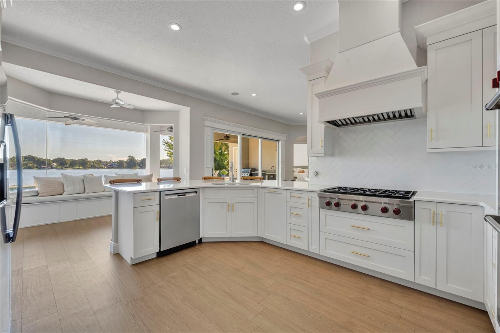 656 LONG LAKE DR, OVIEDO, FL, 32765