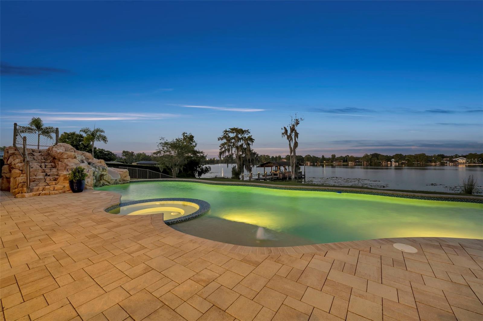 656 LONG LAKE DR, OVIEDO, FL, 32765