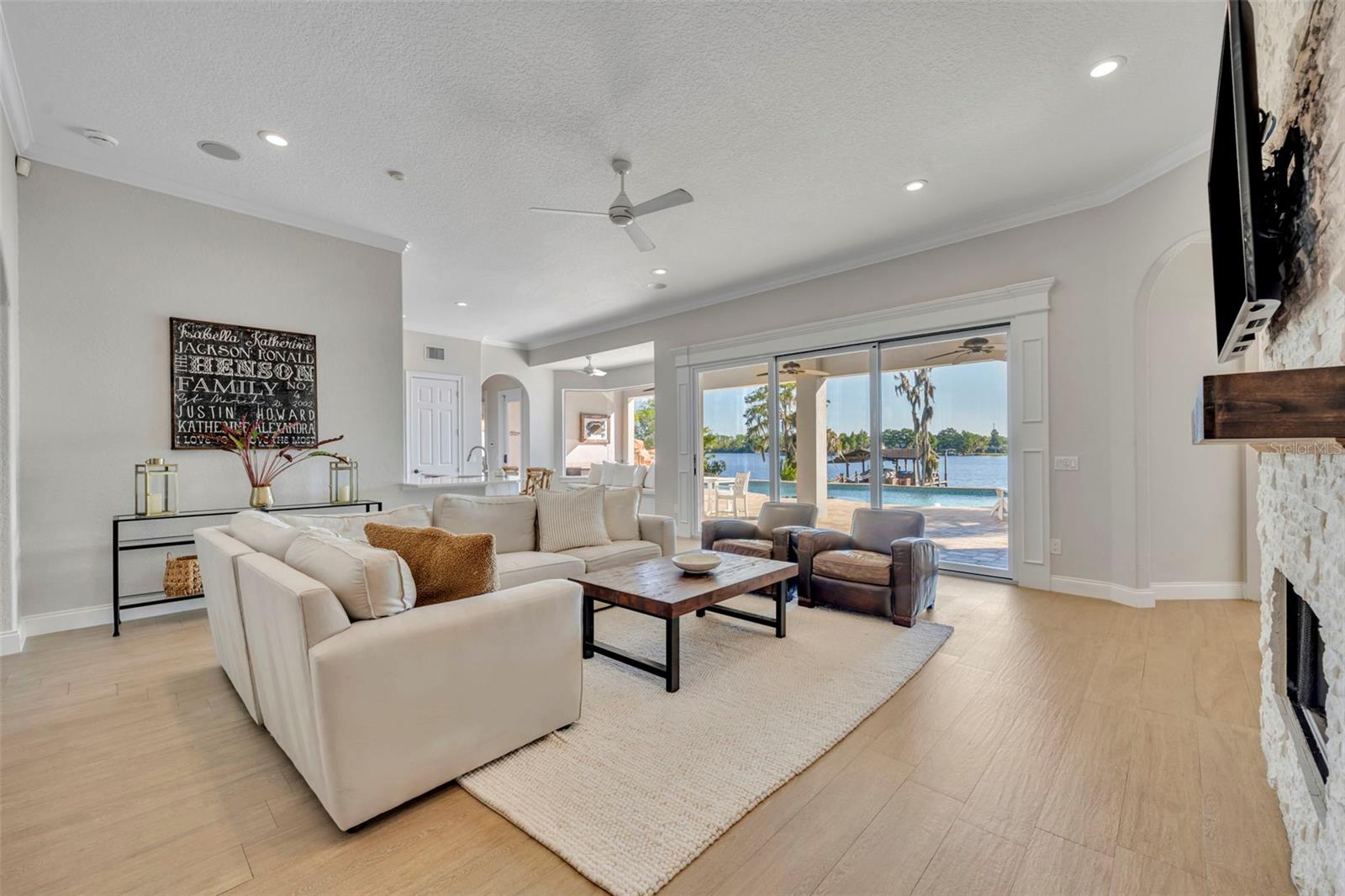 656 LONG LAKE DR, OVIEDO, FL, 32765