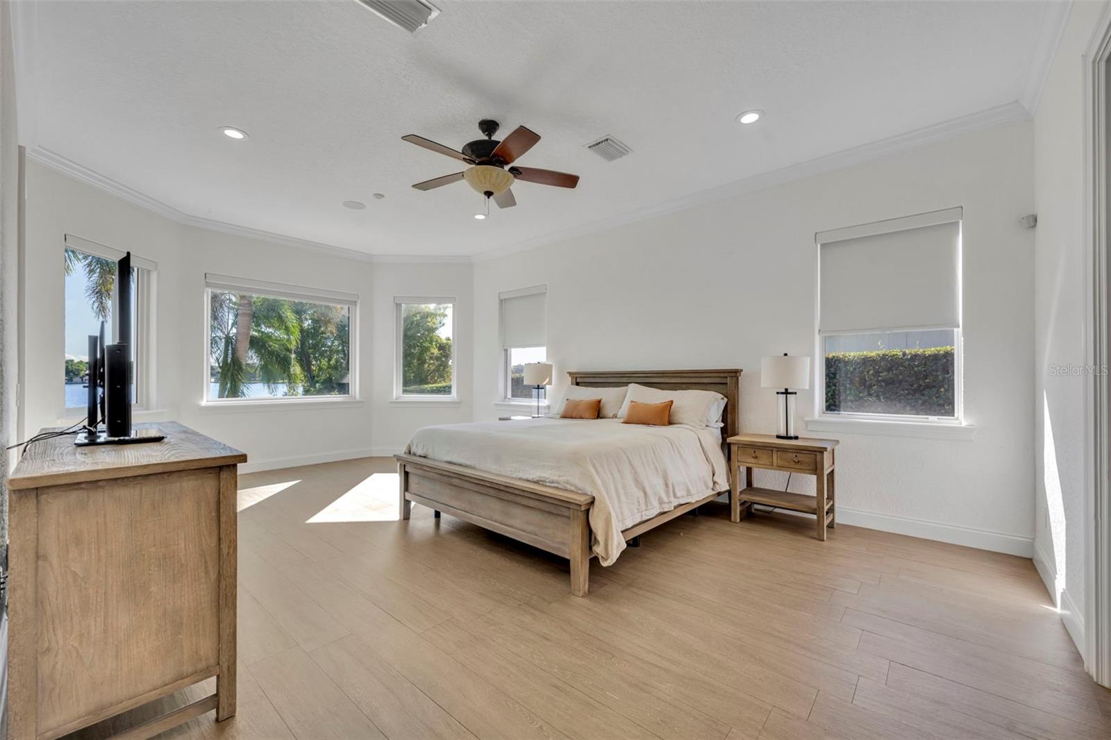 656 LONG LAKE DR, OVIEDO, FL, 32765