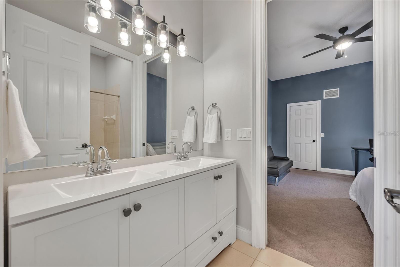 656 LONG LAKE DR, OVIEDO, FL, 32765