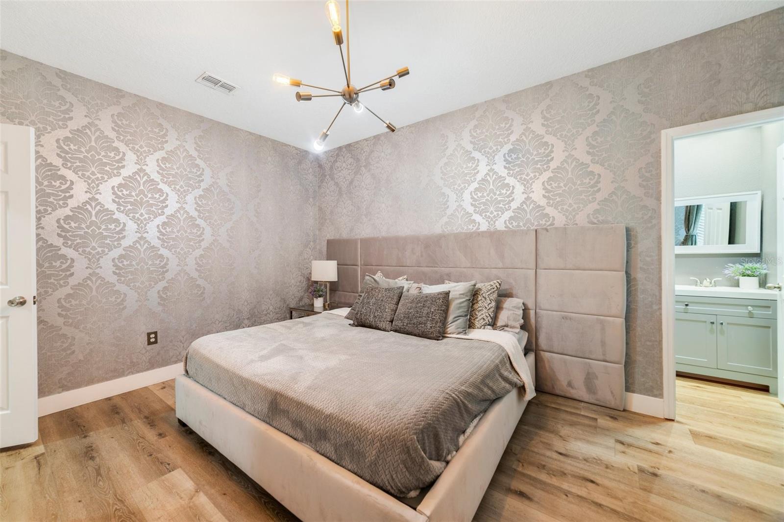 8452 CHILTON DR, ORLANDO, FL, 32836