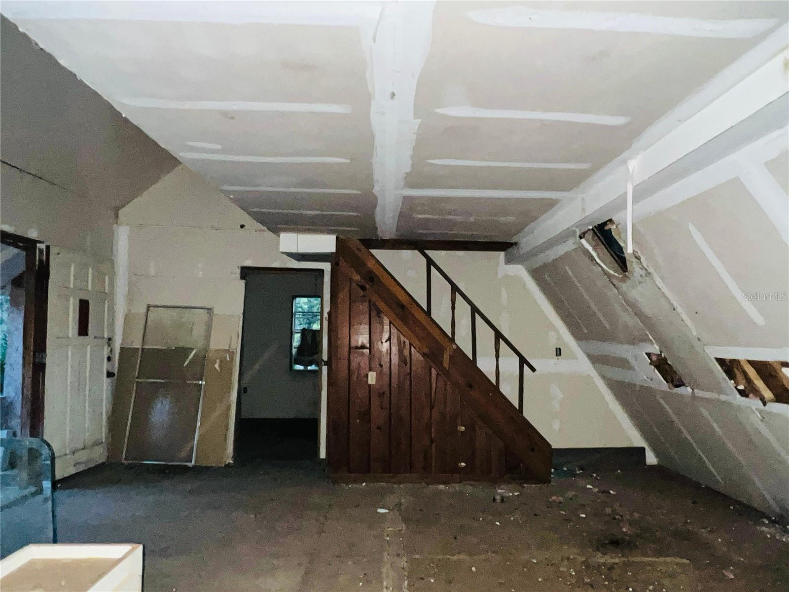 O6346336 Property Photo