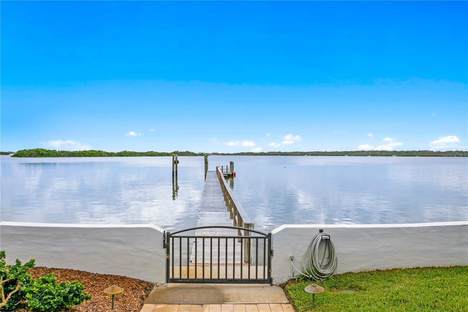 TB8430107 Property Photo