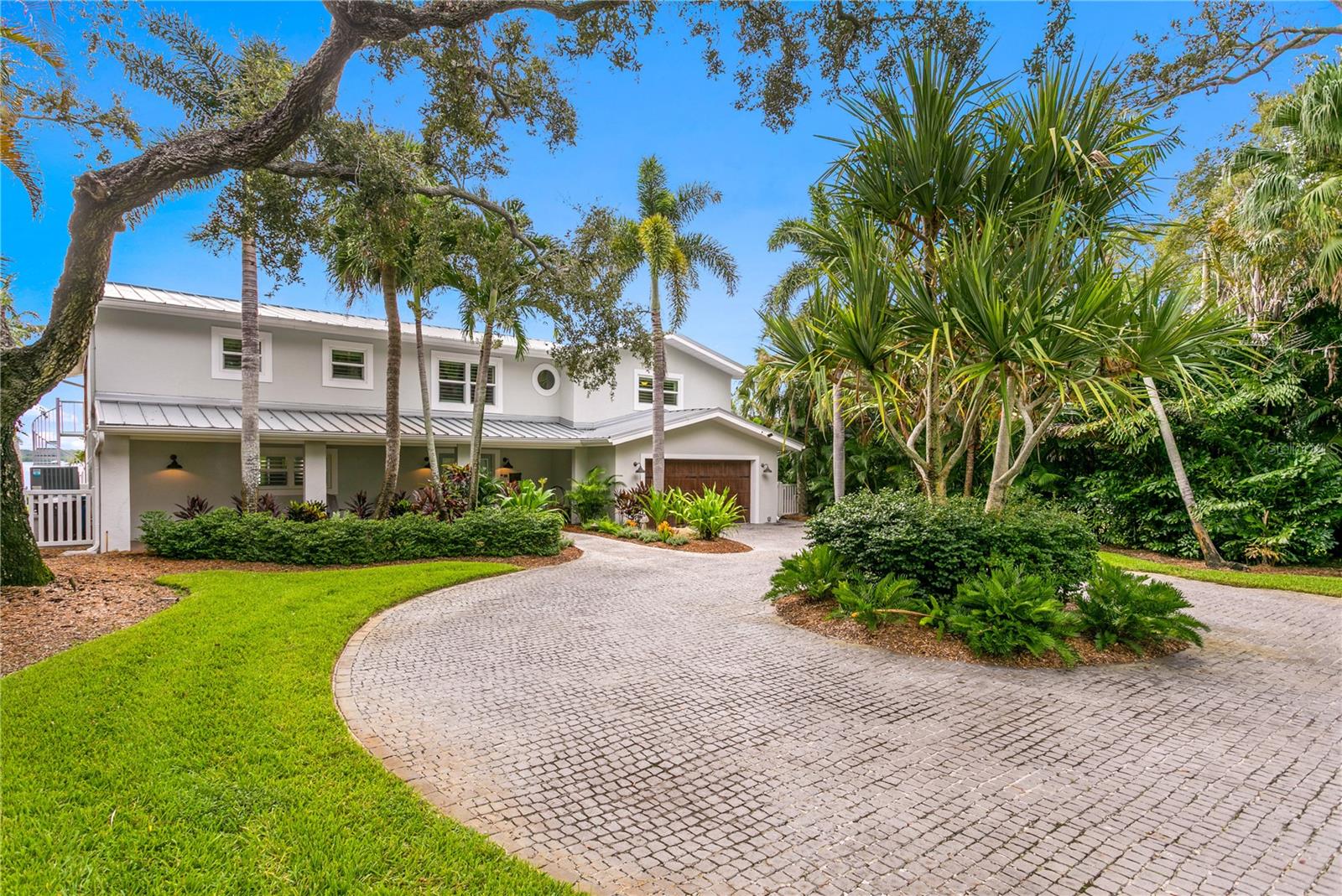 TB8430107 Property Photo