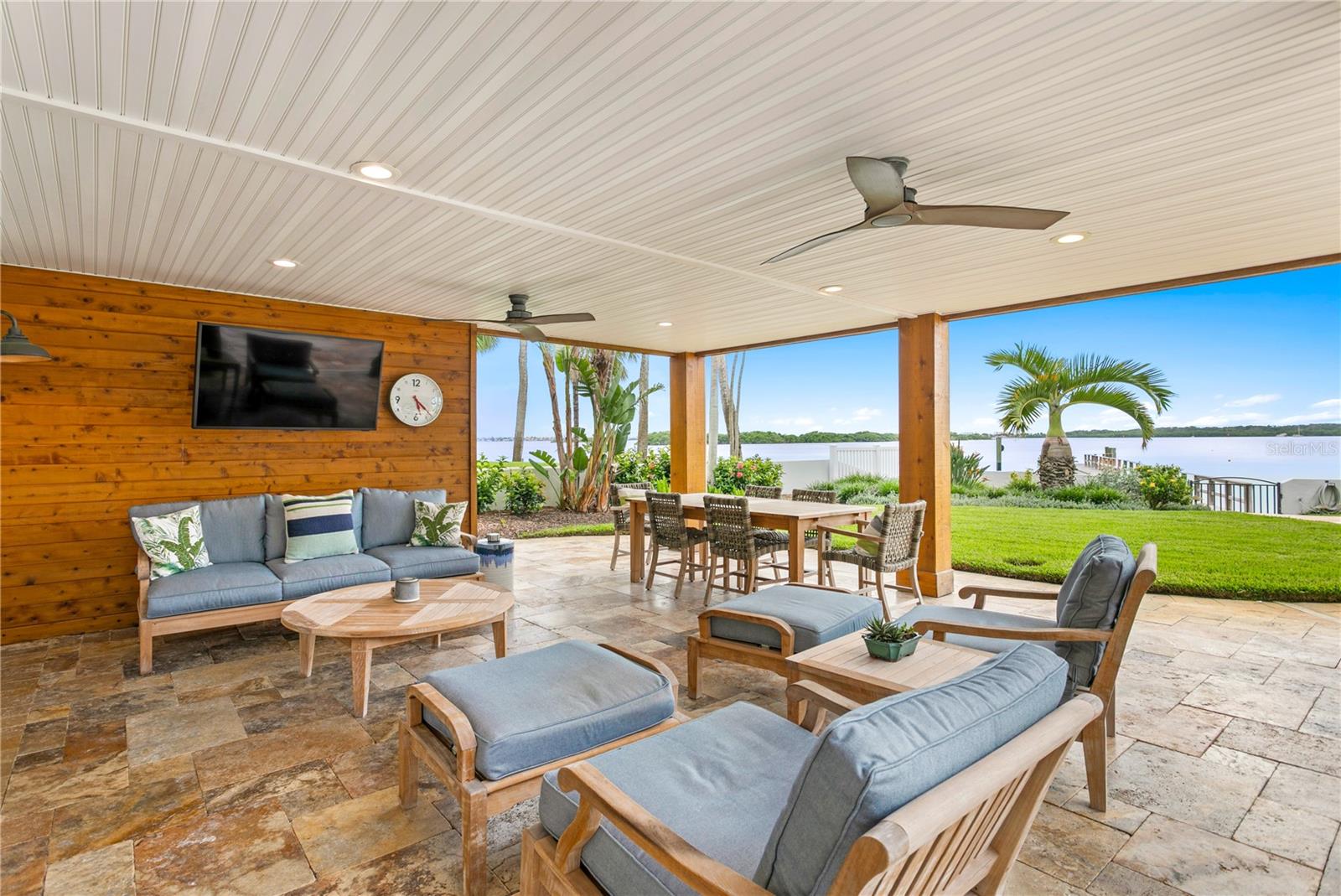 TB8430107 Property Photo