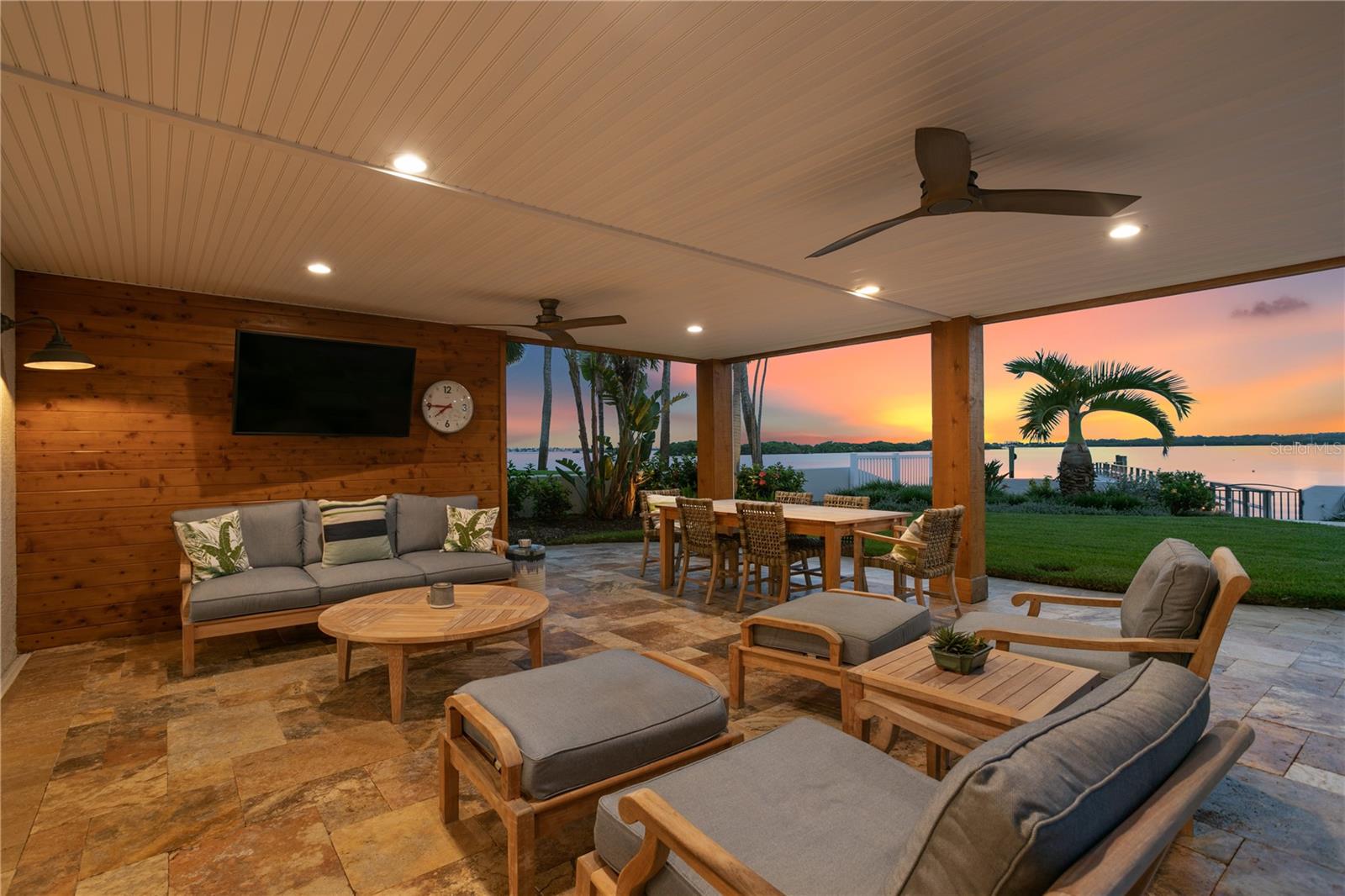 TB8430107 Property Photo