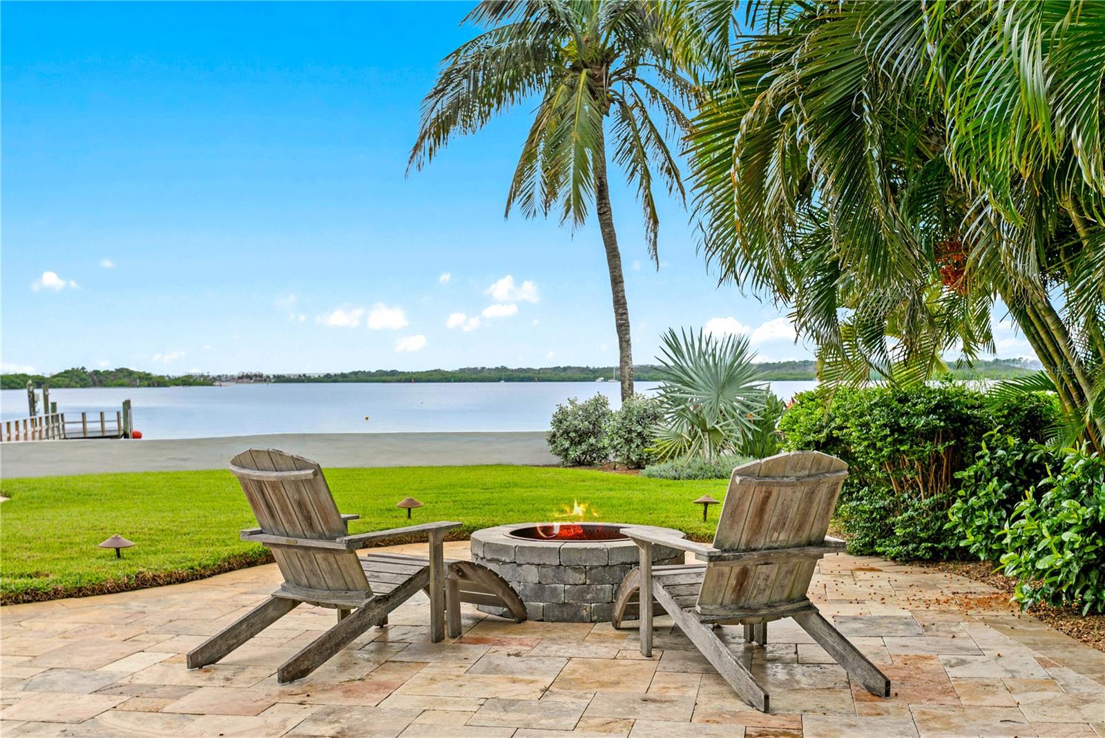 TB8430107 Property Photo