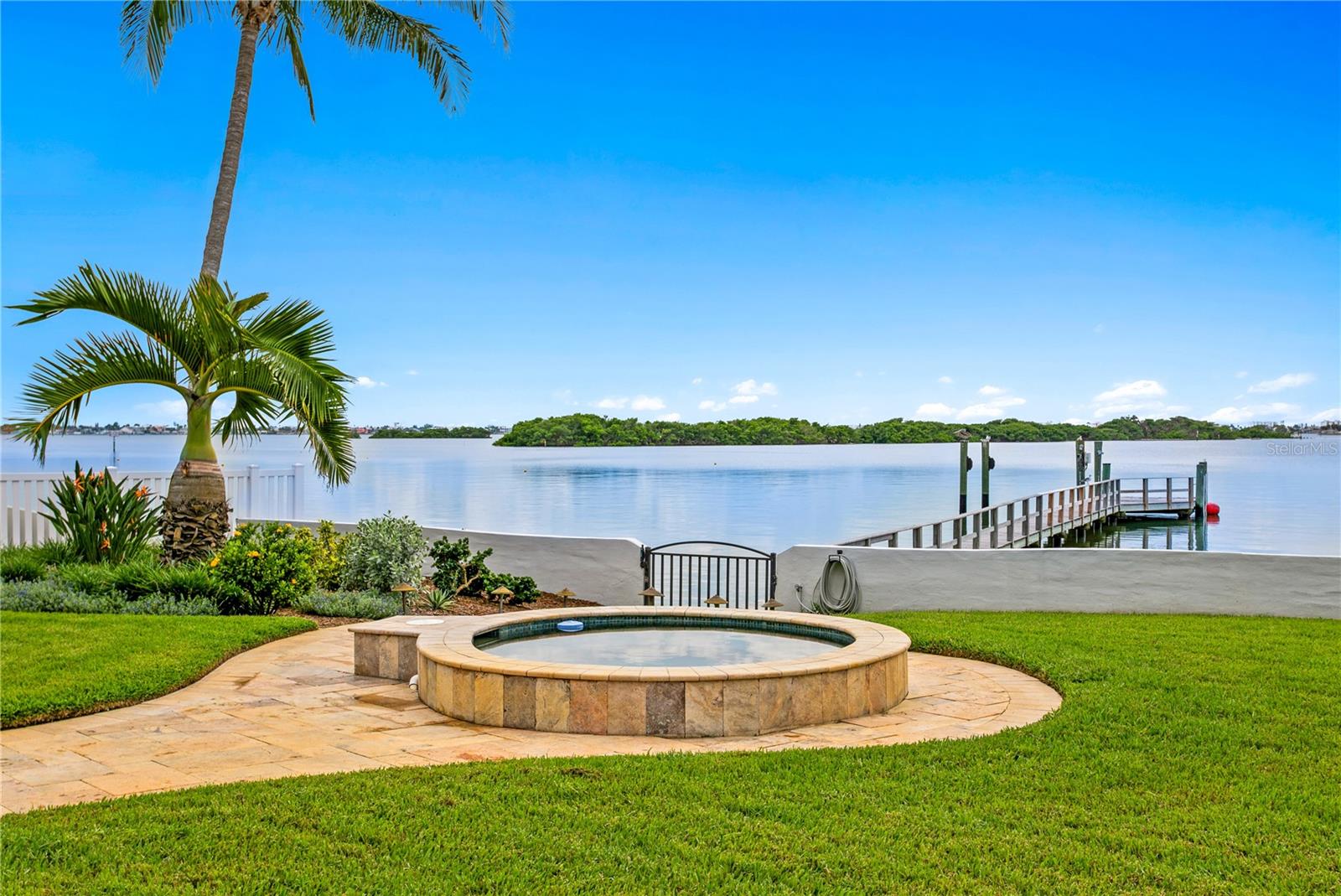 TB8430107 Property Photo