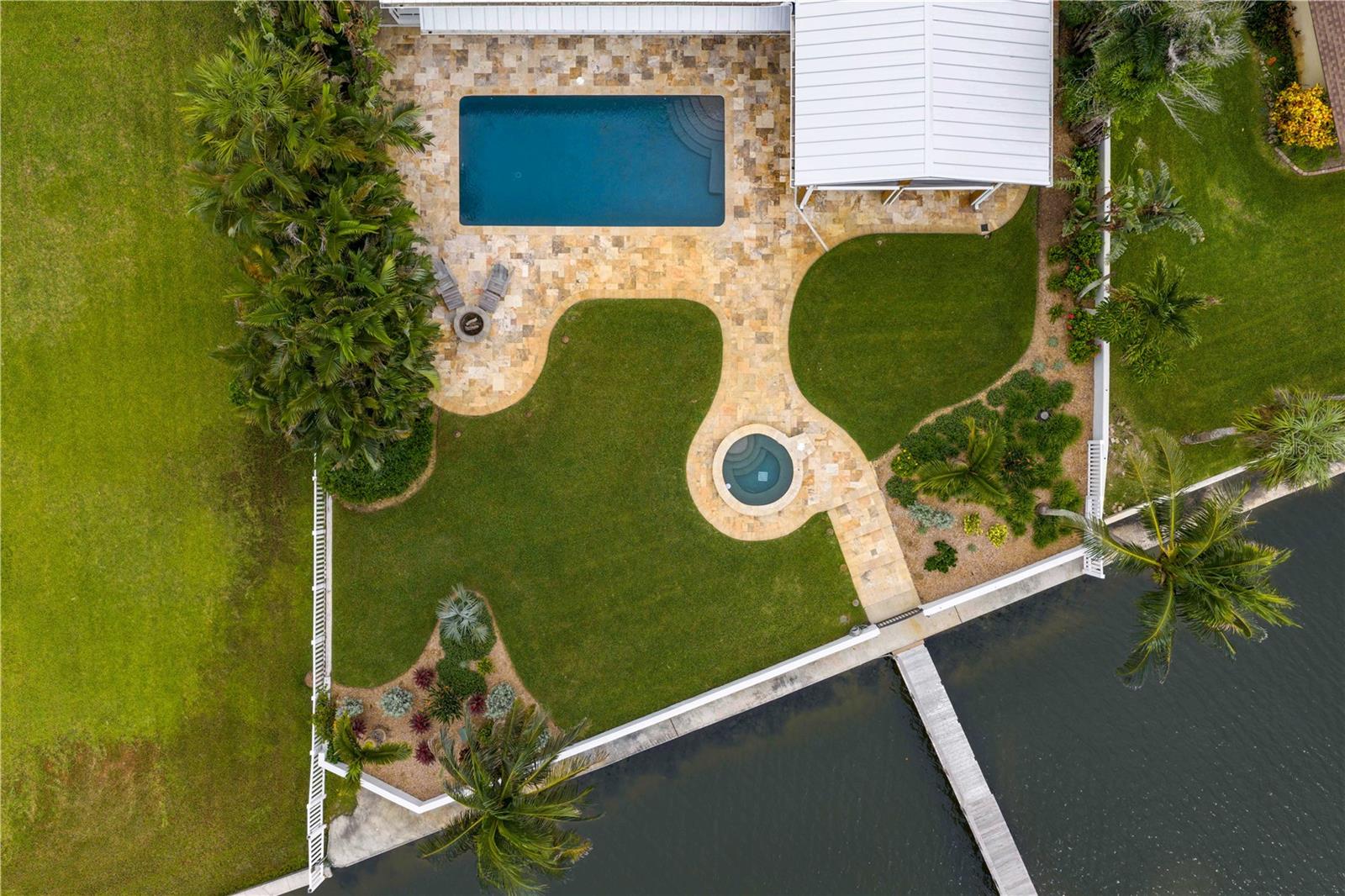 TB8430107 Property Photo