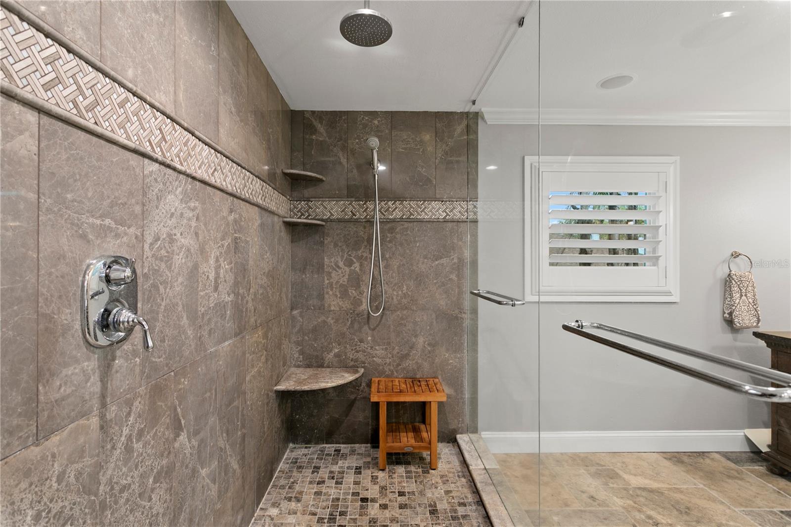 TB8430107 Property Photo