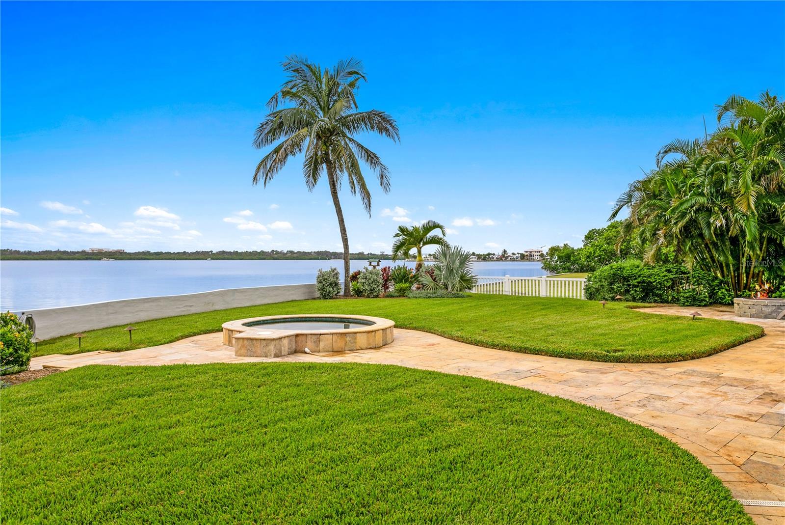 TB8430107 Property Photo