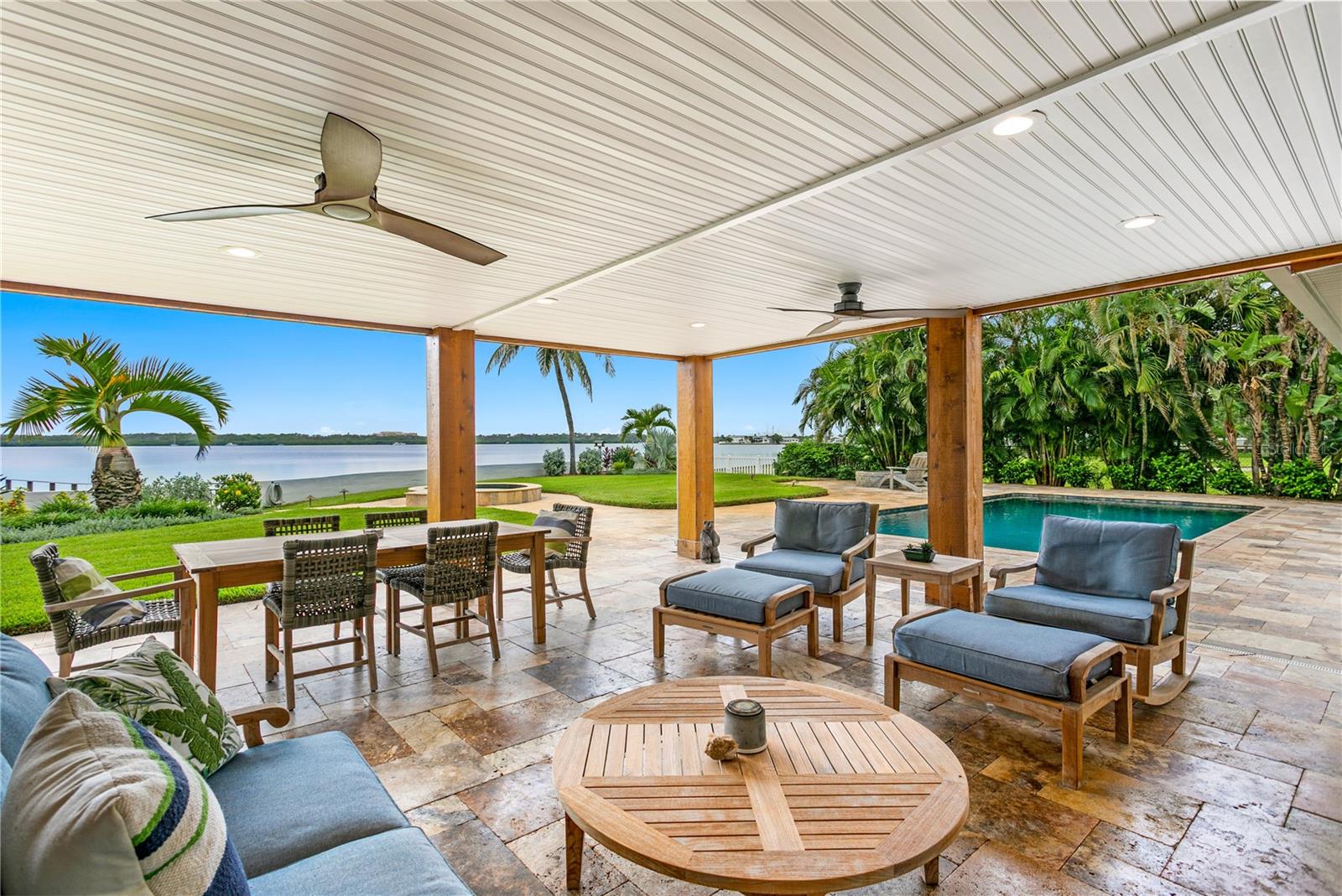 TB8430107 Property Photo